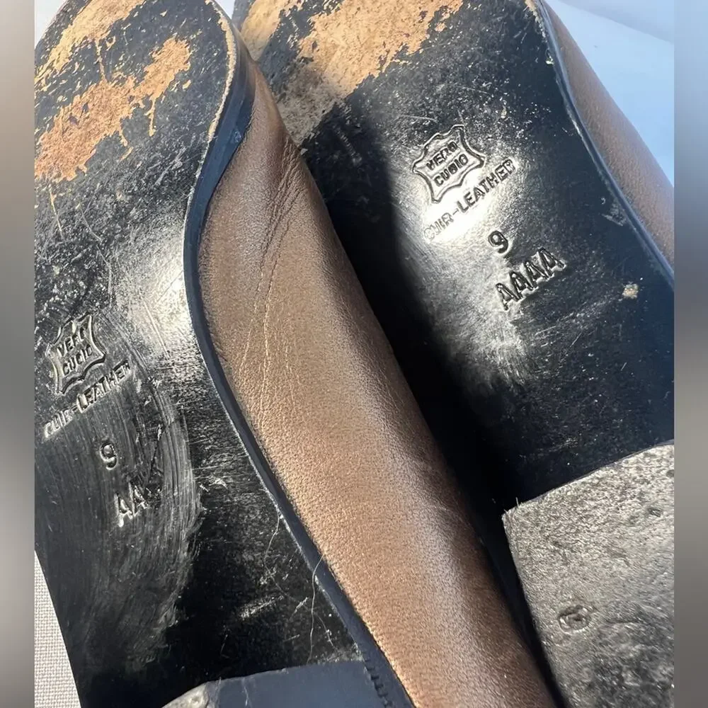 Bruno MAGLI Italian Bronze Leather Flats slight pointed Toe SZ 9AA or 9 AAAA?